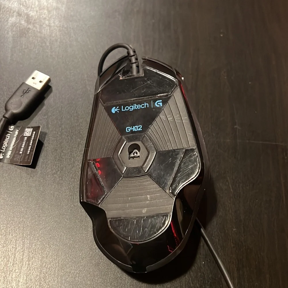Logitech G402 Mouse - Picture 2 of 3